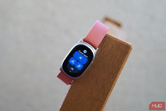 Google's new Fitbit Edge has me questioning what a smartwatch should be