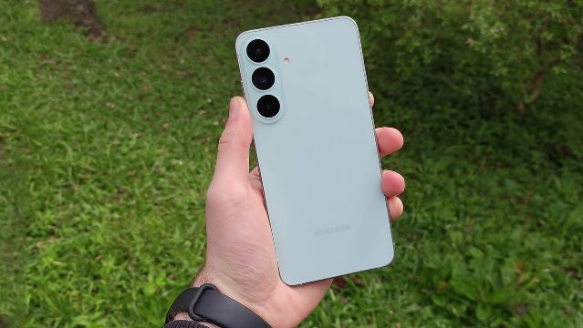 Samsung libera patch de segurança de outubro para Galaxy S26 FE