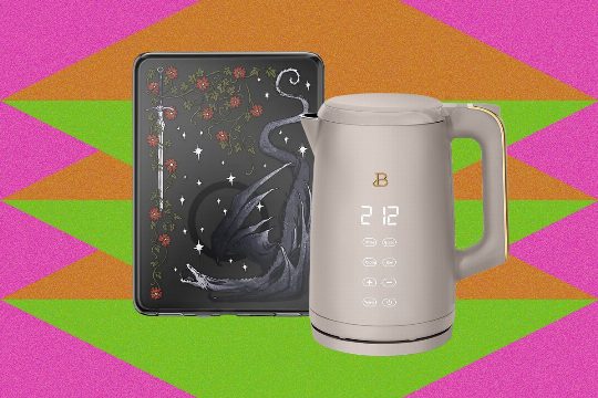The Best Gifts for Book Lovers (2026): E-Readers, Handy Accessories, Book Sets