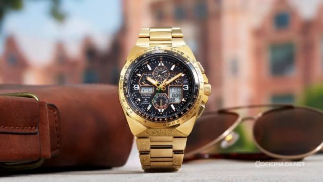 Citizen lança relógio de aviação com energia solar e visual dourado